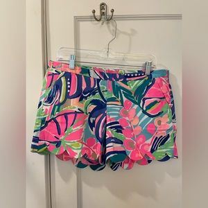 Lilly Pulitzer Scalloped Shorts size 8